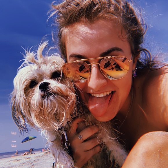 Meet your Posher, Haley - Picture 1 of 1